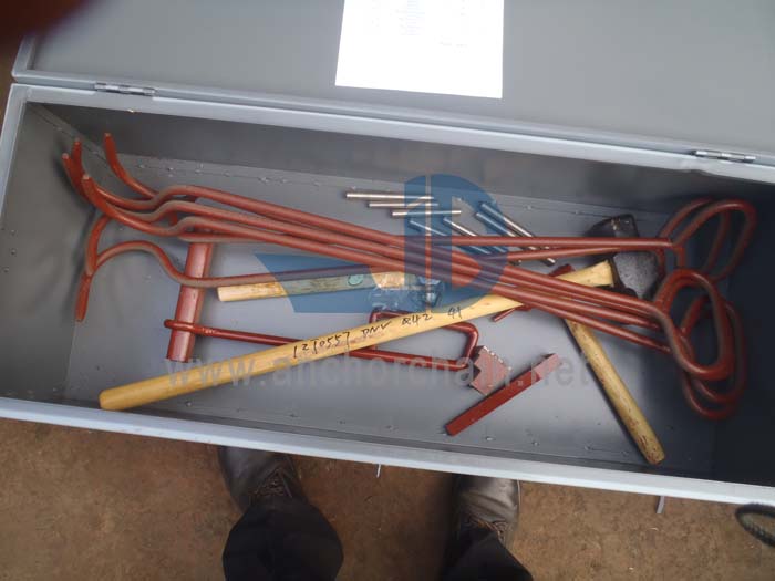 Disengaging Tool and Toolbox
